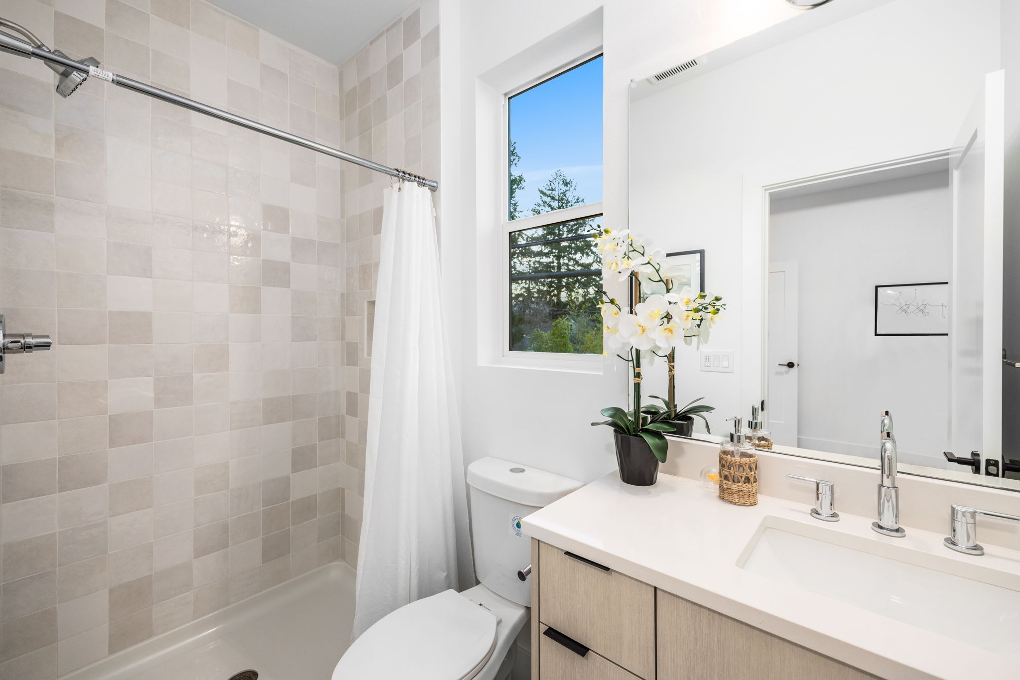 imgi 10 24 web or mls 5321 n yale st