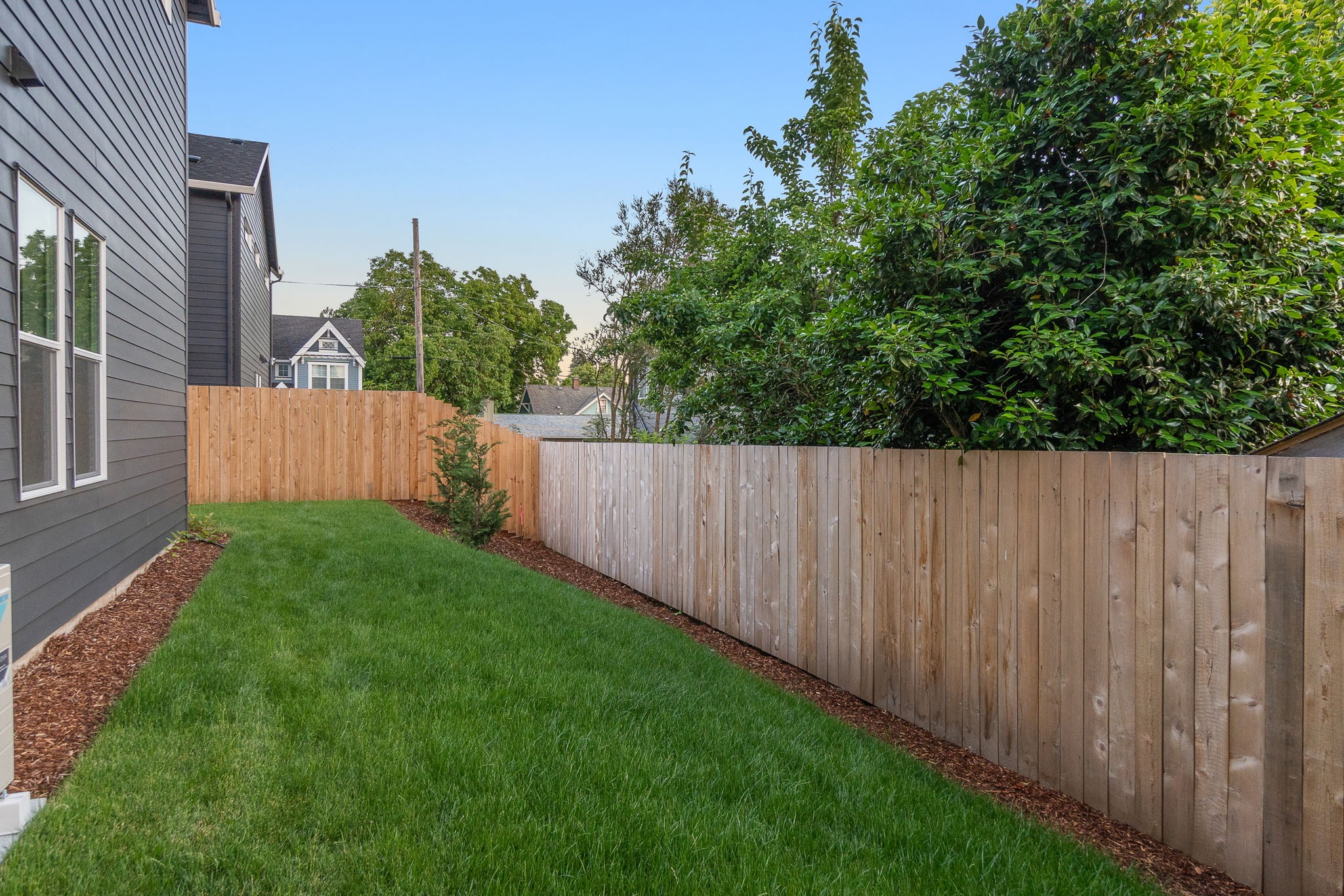 imgi 12 16 web or mls 3881 se 28th ave