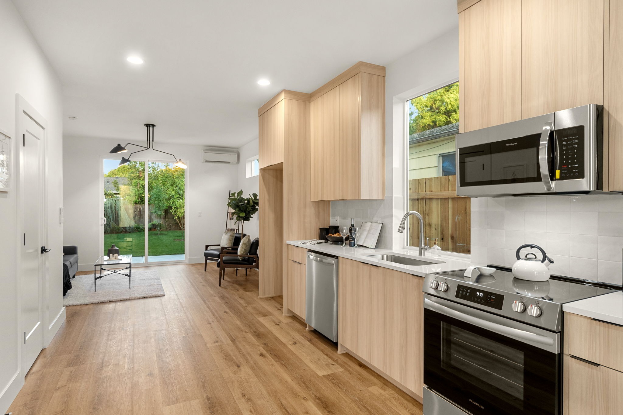imgi 3 10 web or mls 8944 n kimball ave