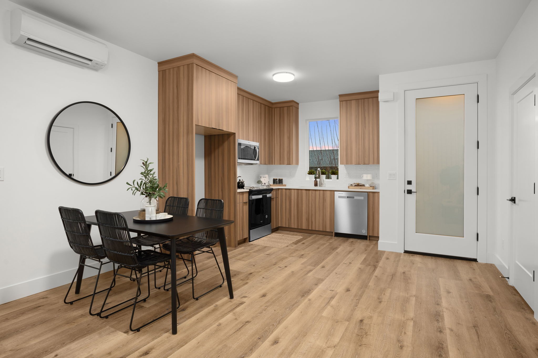imgi 4 11 web or mls 5215 n maryland ave unit 3