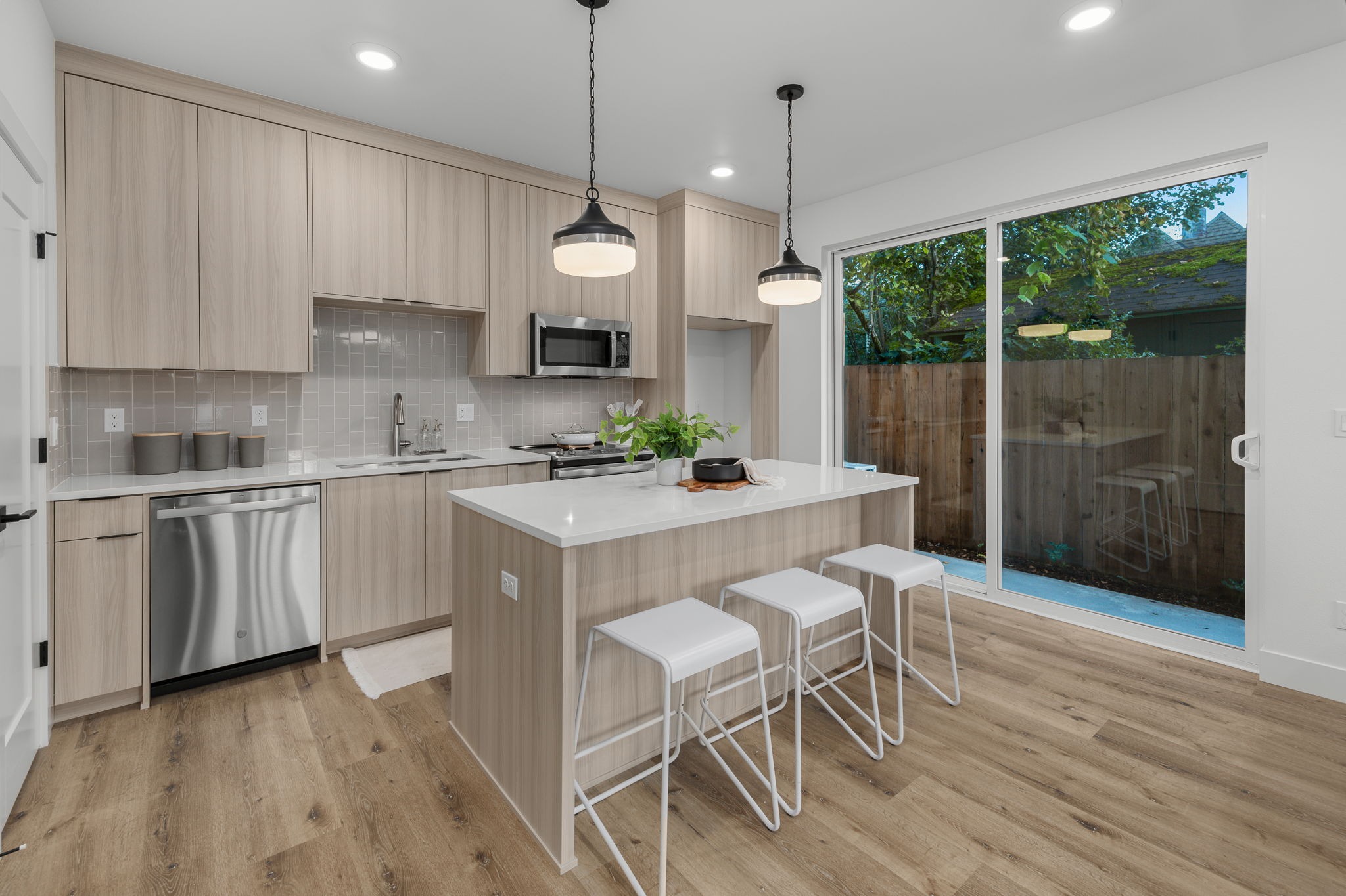 imgi 4 8 web or mls 4126 ne rodney ave