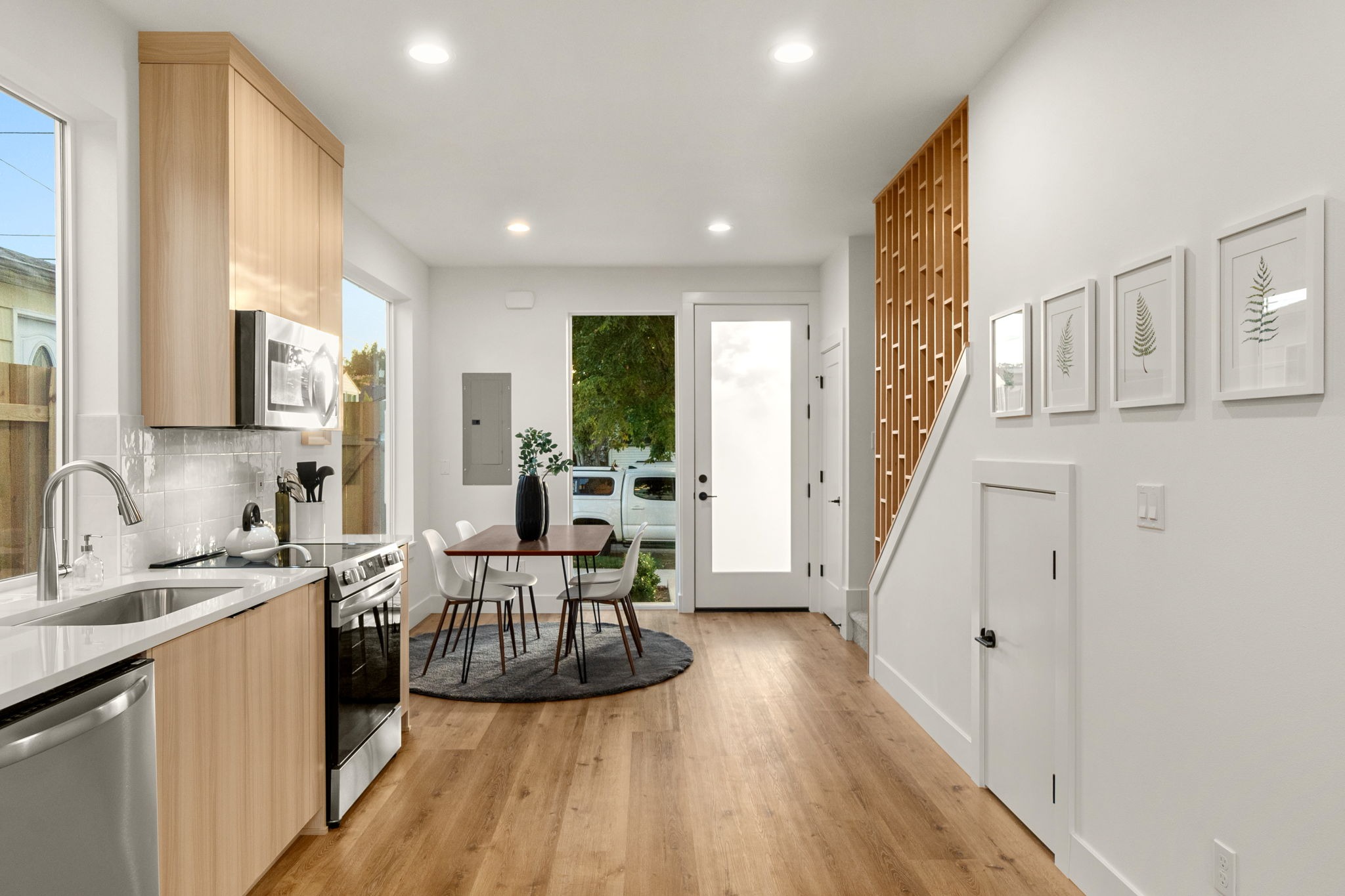 imgi 4 9 web or mls 8944 n kimball ave
