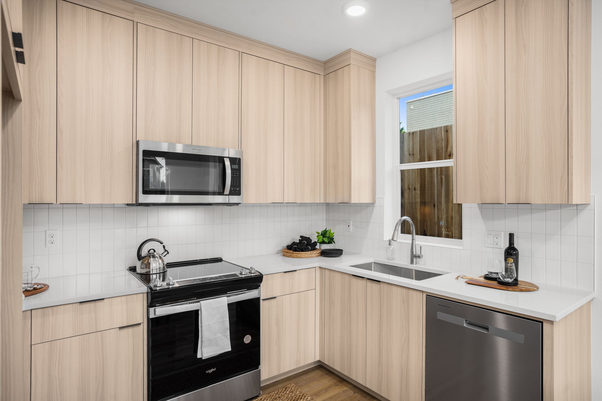 imgi 5 12 web or mls 2726 se 26th ave