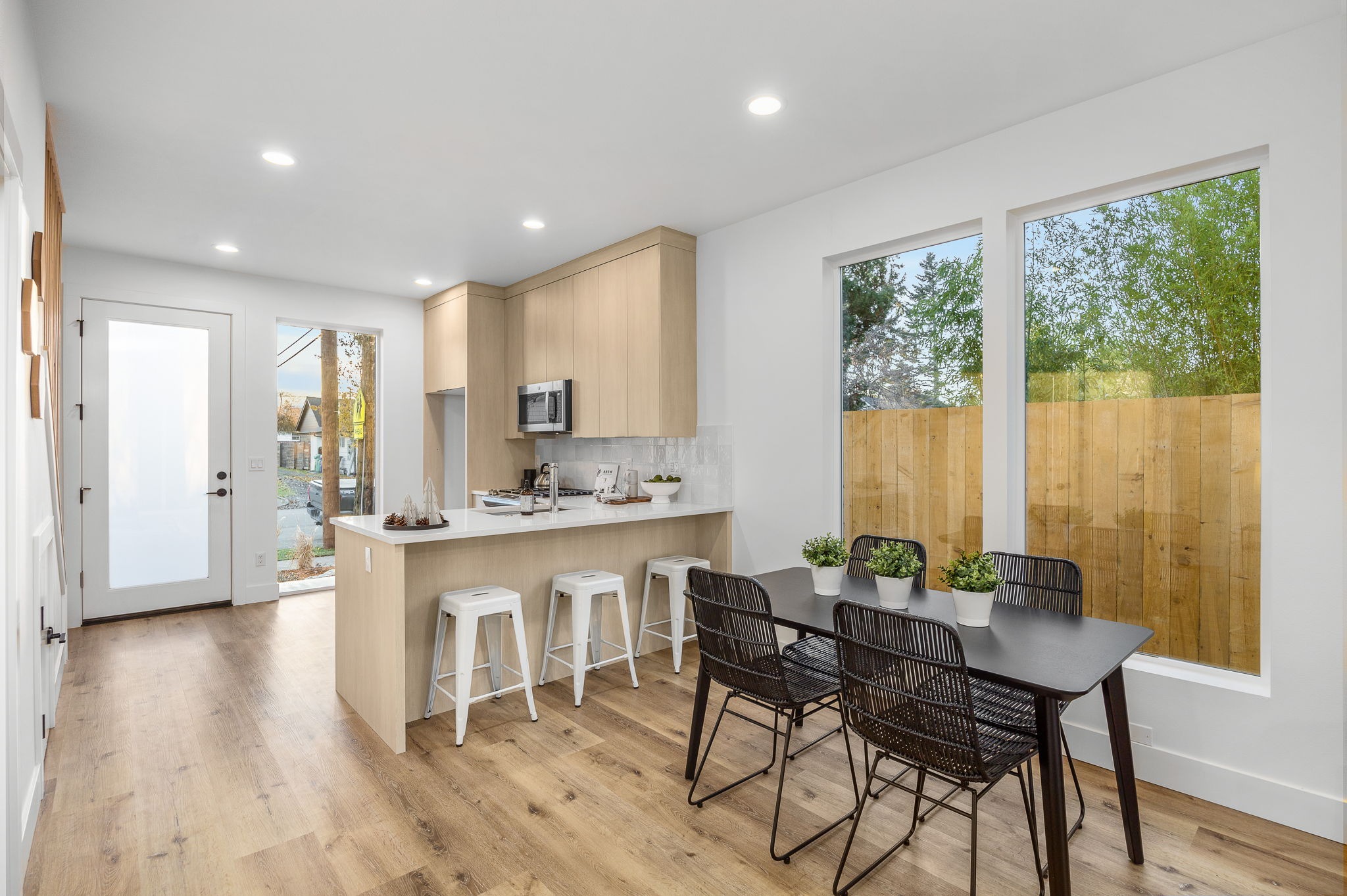 imgi 5 14 web or mls 5321 n yale st