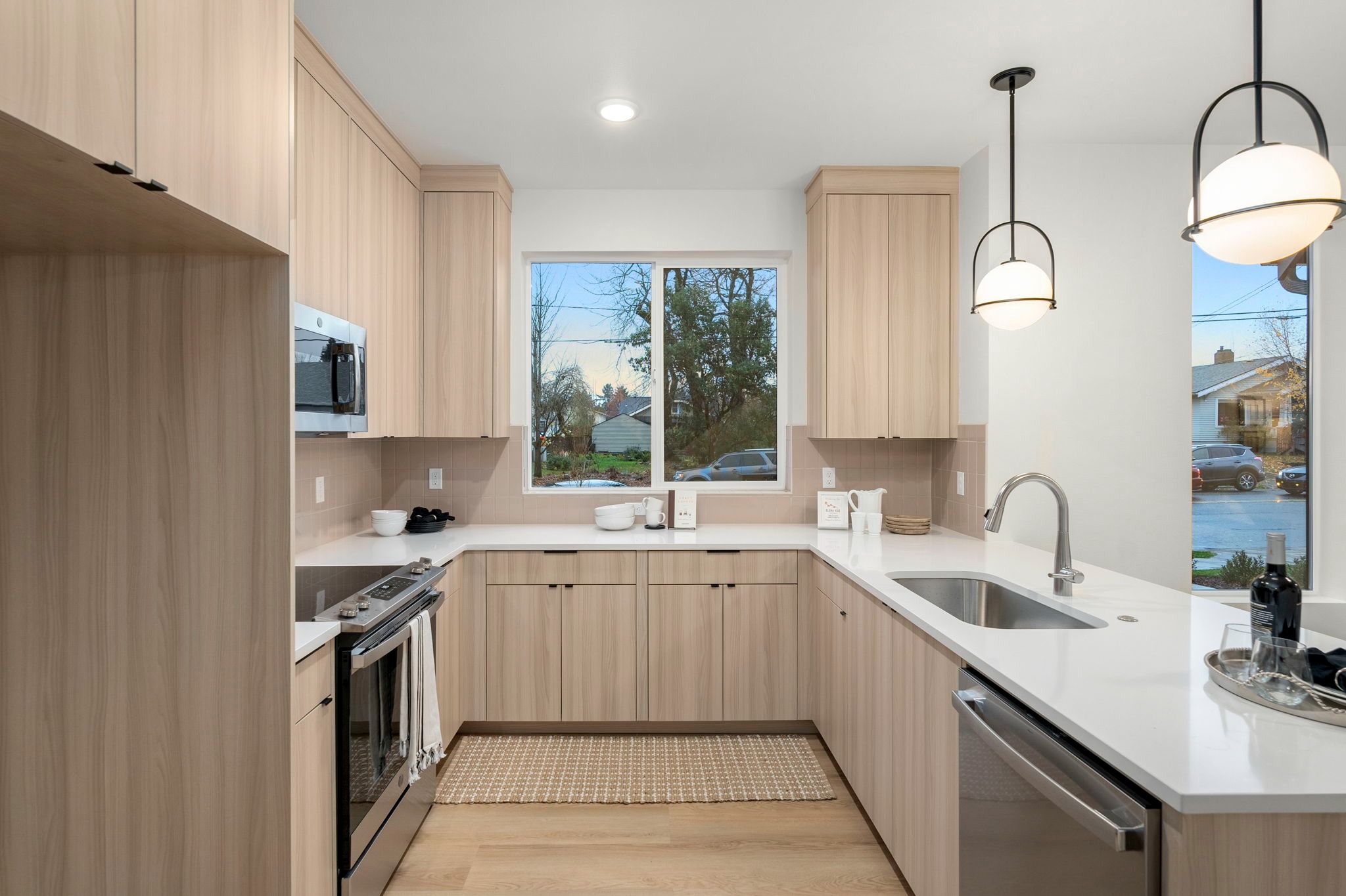 imgi 6 11 web or mls 6405 n greeley ave