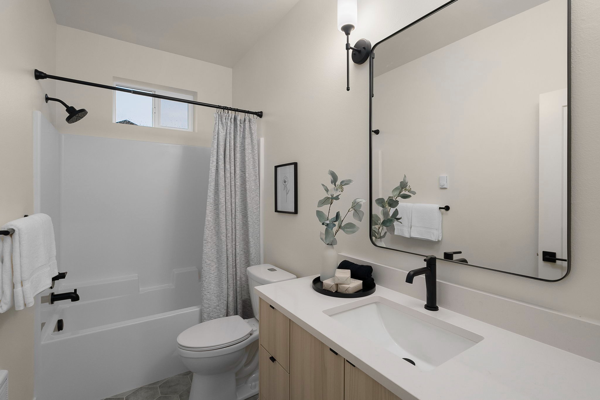 imgi 8 16 web or mls 6405 n greeley ave