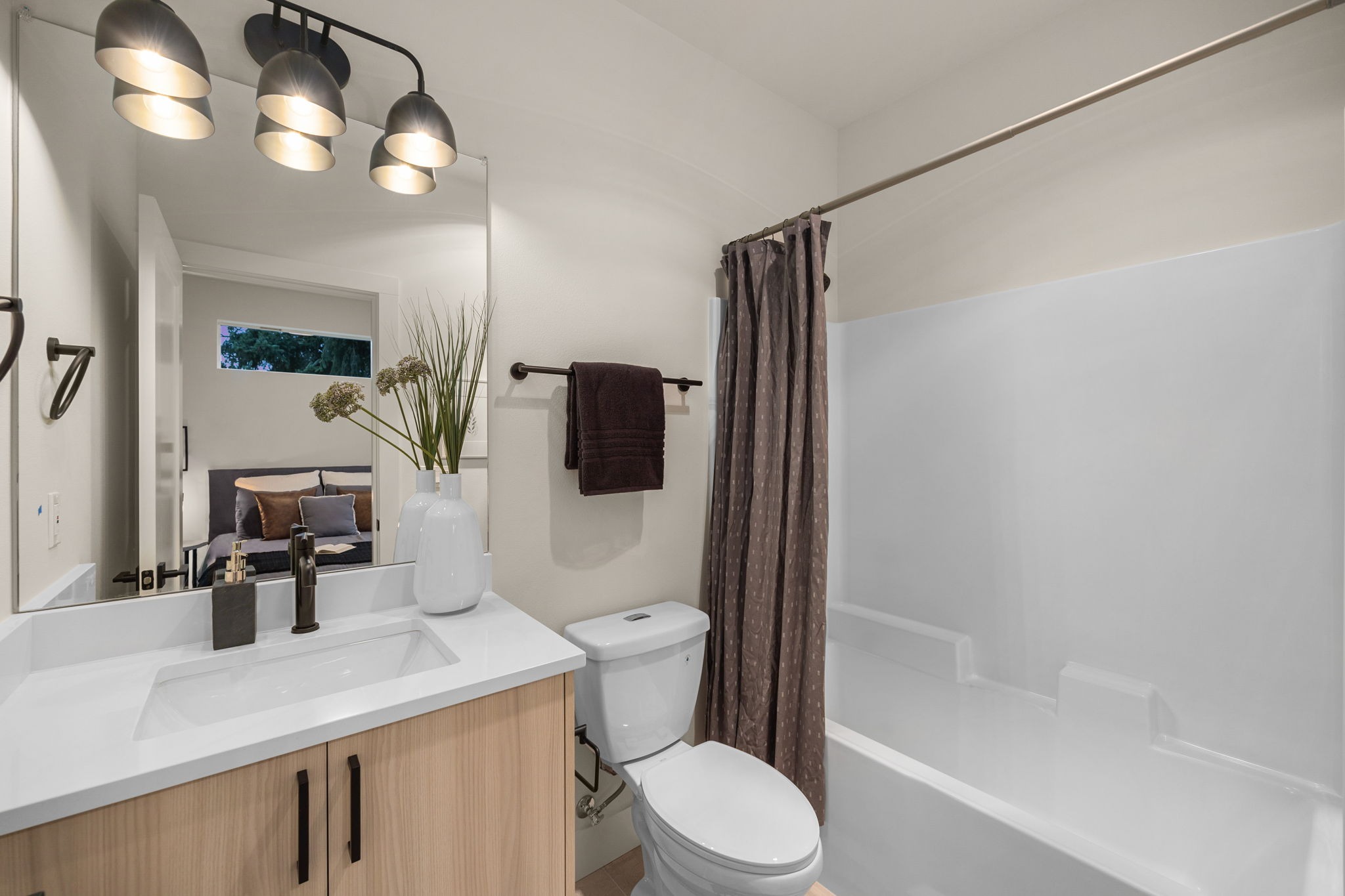imgi 8 21 web or mls 6111 se 55th ave