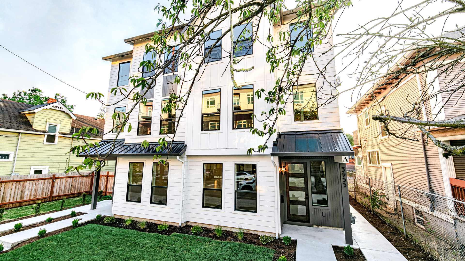 3955 N. Vancouver Ave. 0005 3B1A4242