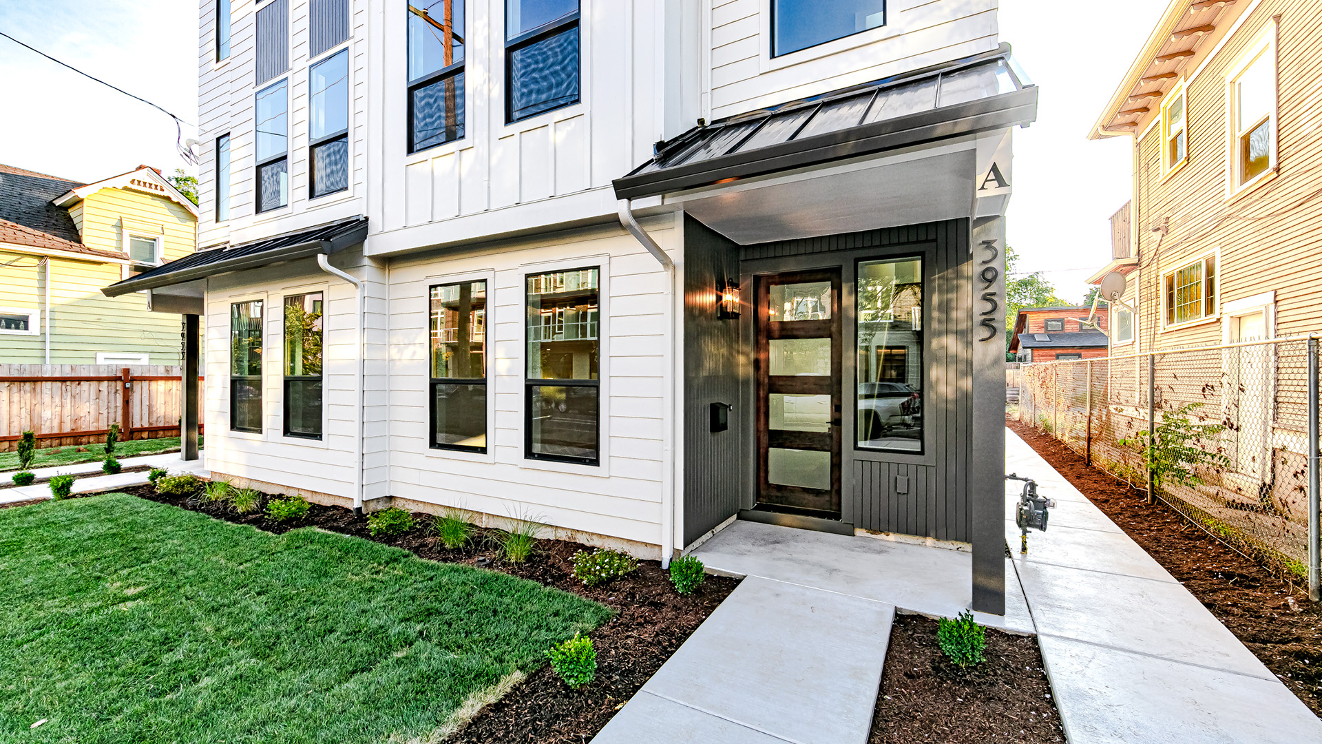 3955 N. Vancouver Ave. 0006 3B1A4211
