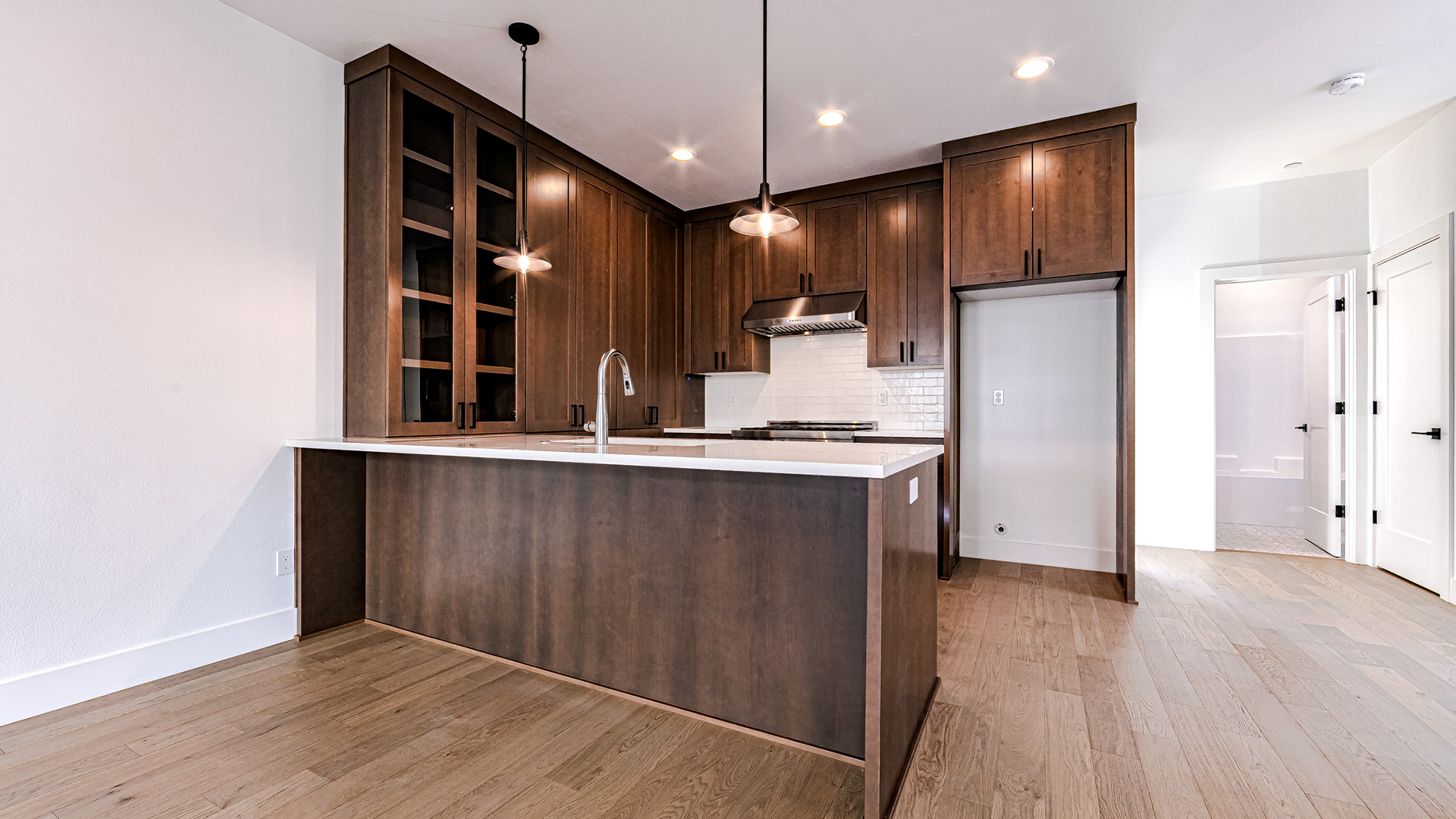 3955 N. Vancouver Ave. 0016 3B1A4060