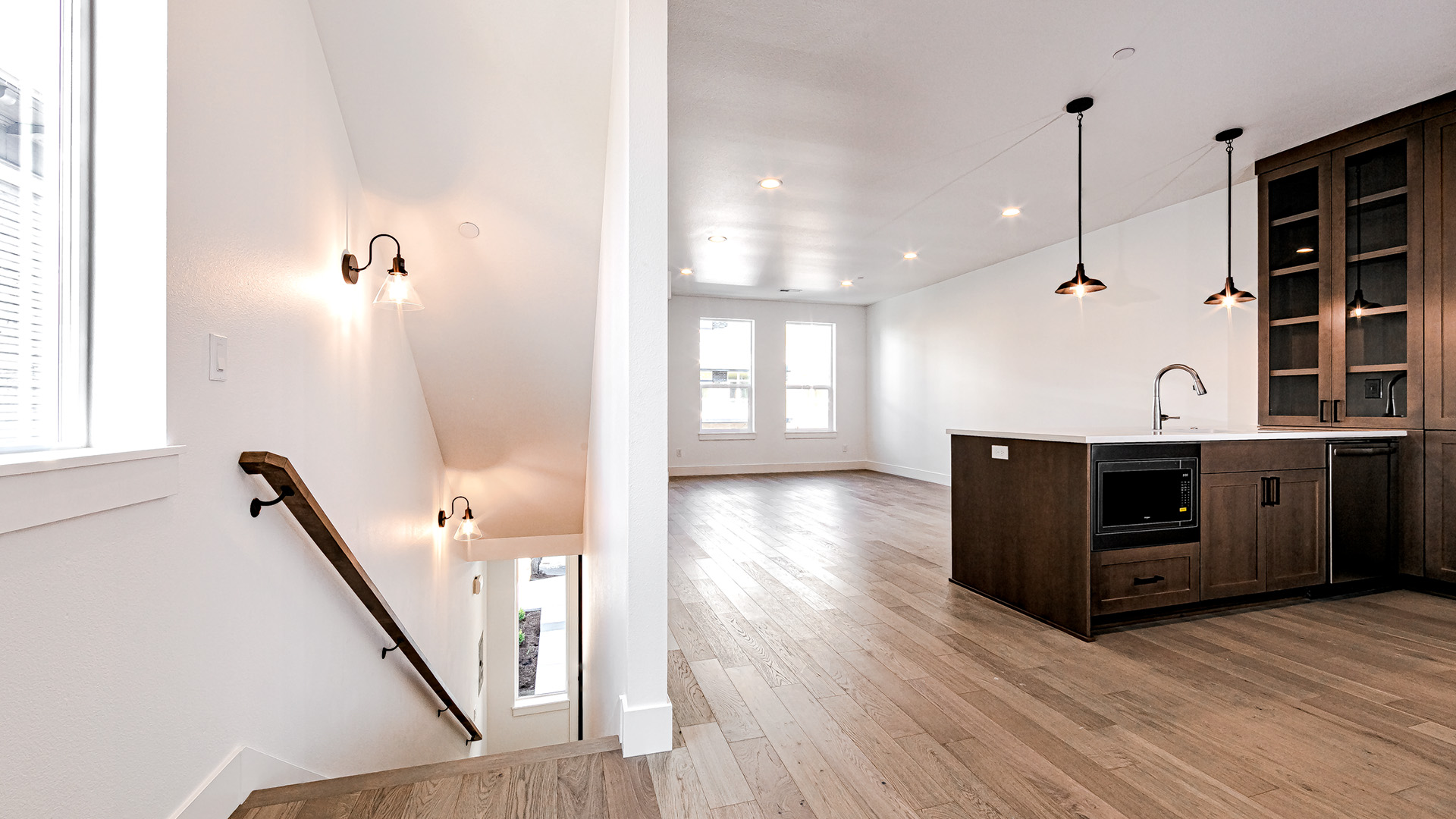 3955 N. Vancouver Ave. 0017 3B1A4053